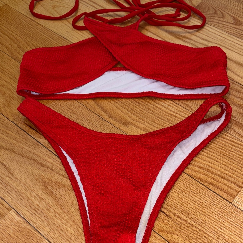 Red Crinkle Textured Two-Piece Bikini Set - Picture 9 of 9